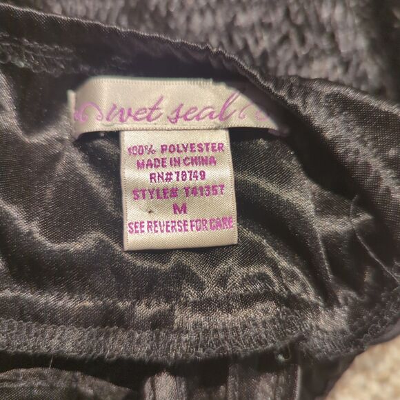 Y2K Vintage Wet Seal Halter Top Medium Black Satin Rosette Smocked Goth Vamp - Picture 4 of 6